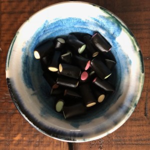 Picture of a bowl of Halva Finnish Fruit licorice.